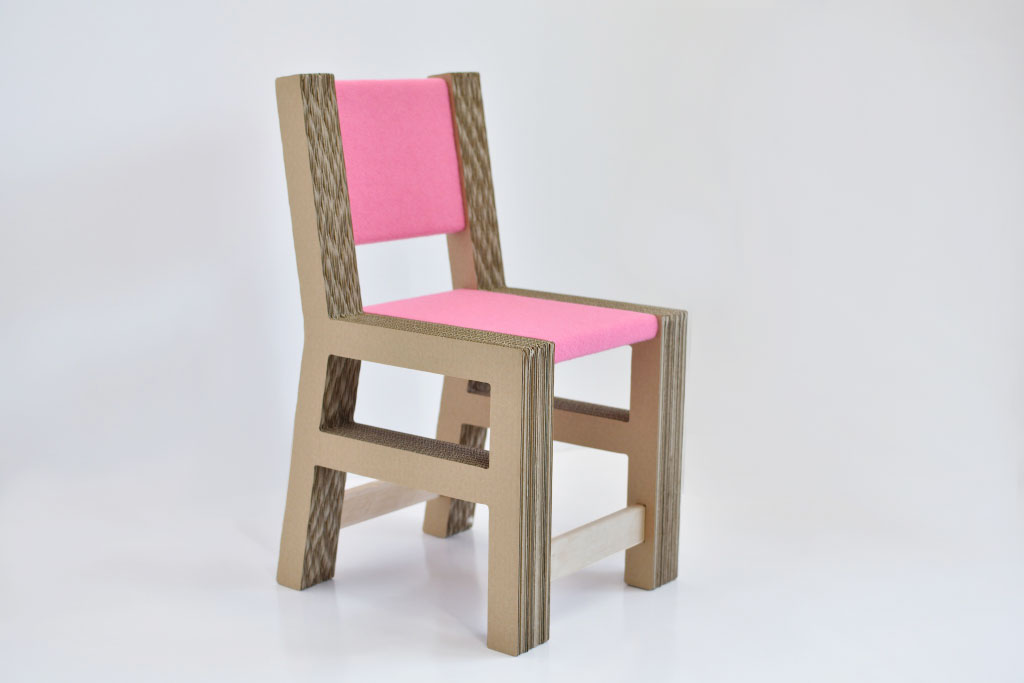 Chair made online of cardboard